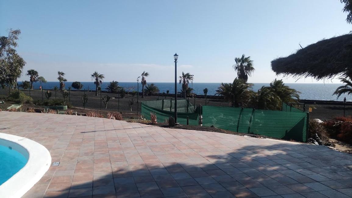 Tuscan Apartment Mit Meerblick Und Terrasse Costa Teguise Buitenkant foto