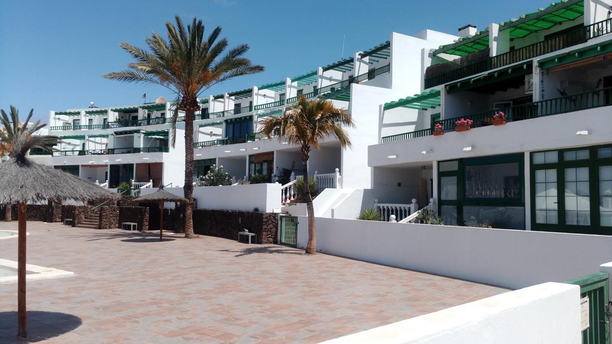 Tuscan Apartment Mit Meerblick Und Terrasse Costa Teguise Buitenkant foto